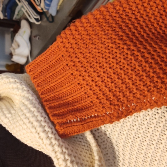 Sweater - Picture 3 of 4